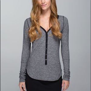Lululemon Awesoma Henley LS shirt